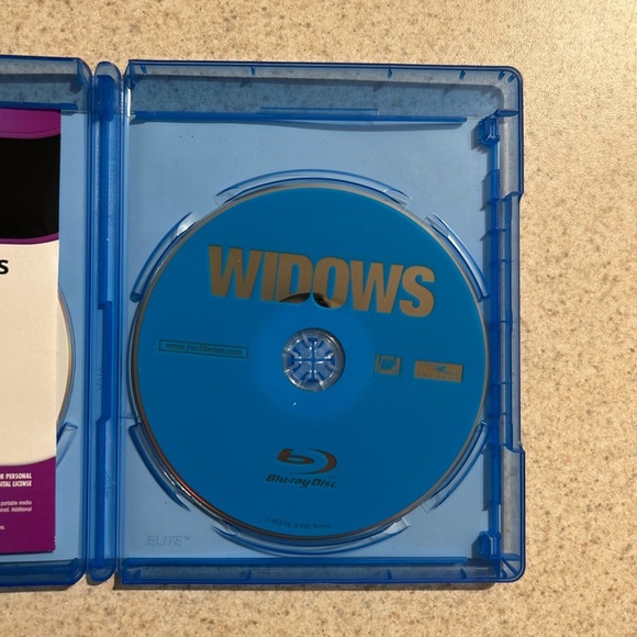 Widows Blu-ray Disc in Blue Case - Picture 2 of 3